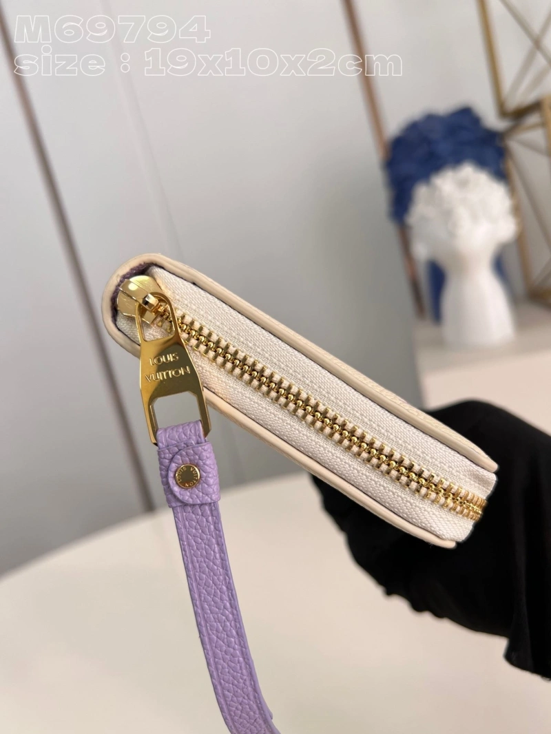 LV Wallets 4365G-0067