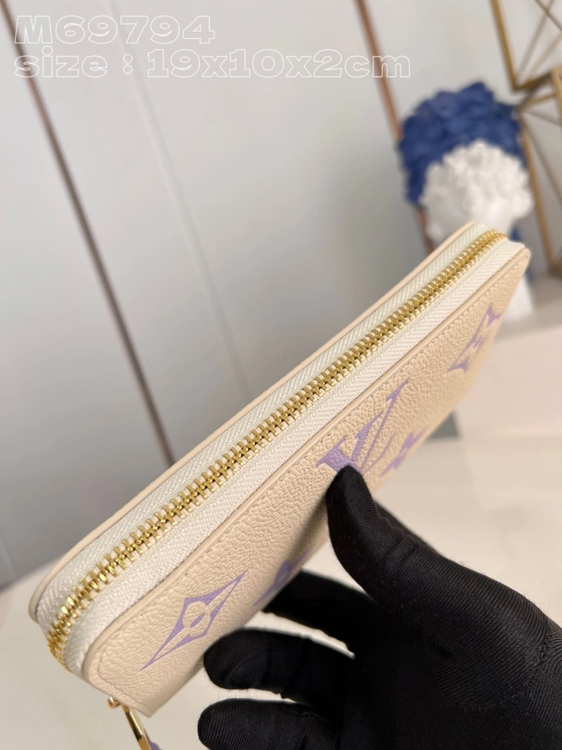 LV Wallets 4365G-0067