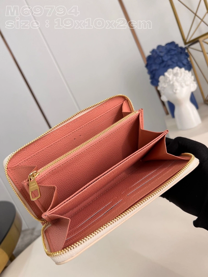 LV Wallets 4365G-0068