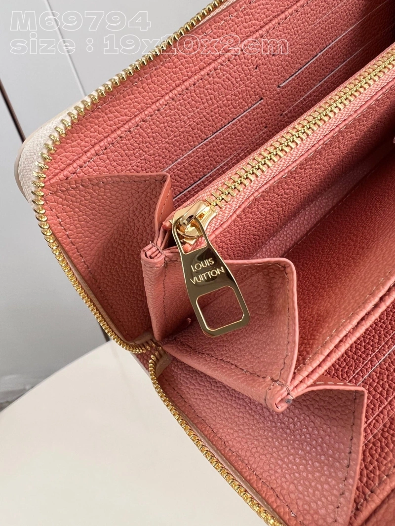 LV Wallets 4365G-0068