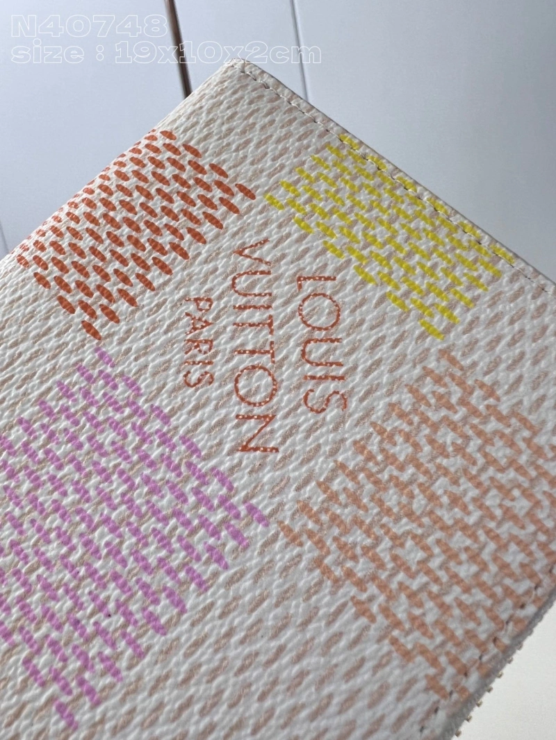 LV Wallets 4365H-0182