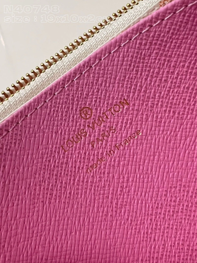 LV Wallets 4365H-0182
