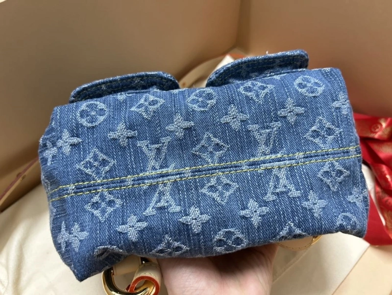 LV Backpacks 4365H-0403