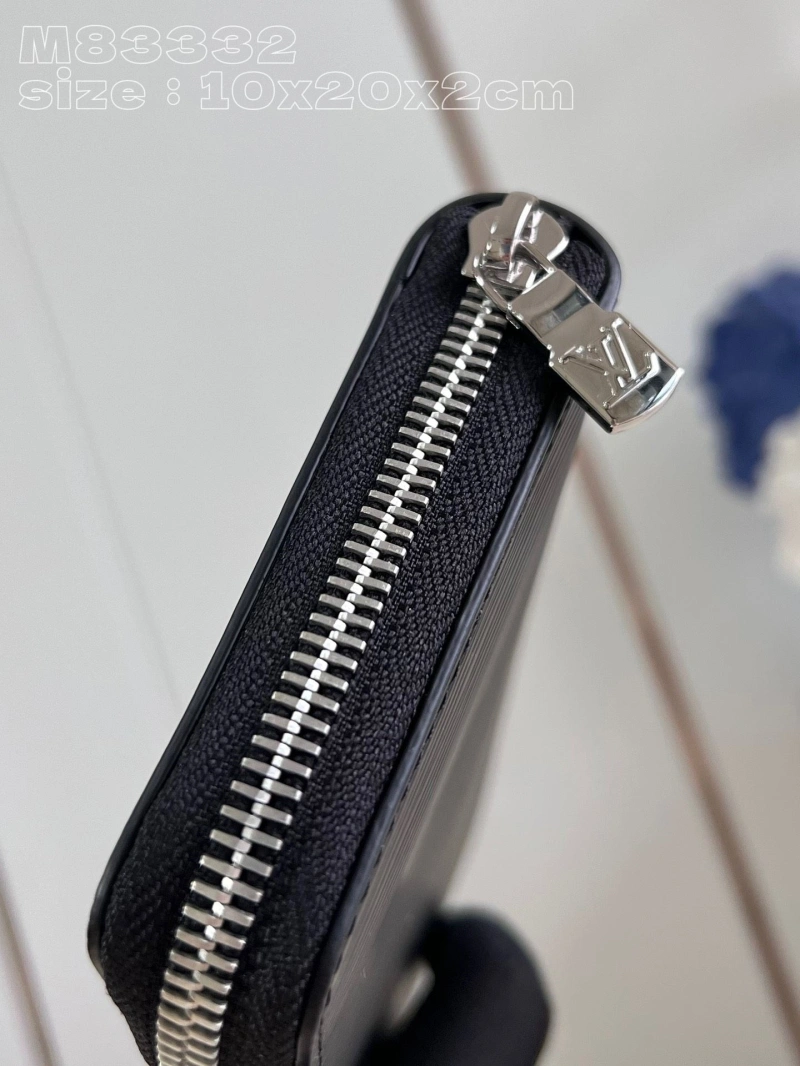LV Wallets 4365H-0568