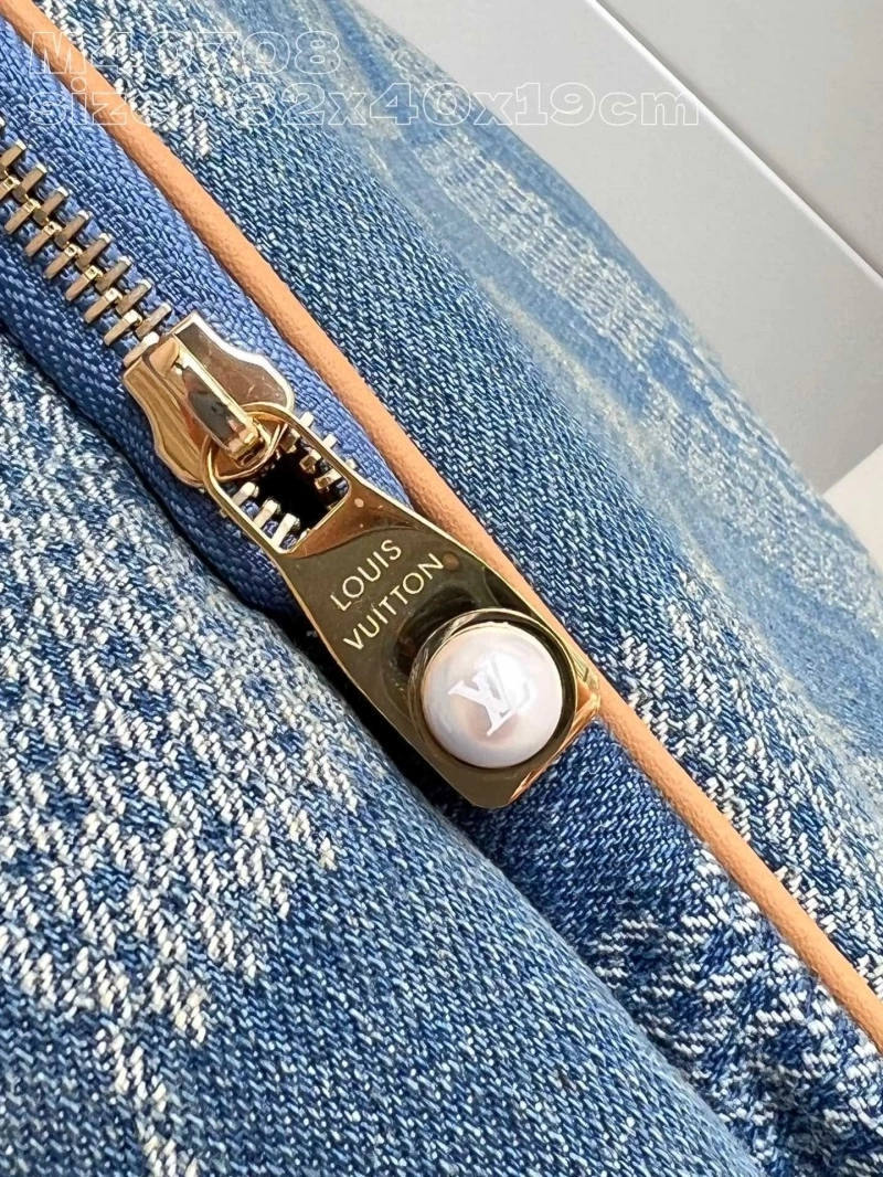 LV Backpacks 4365H-0576