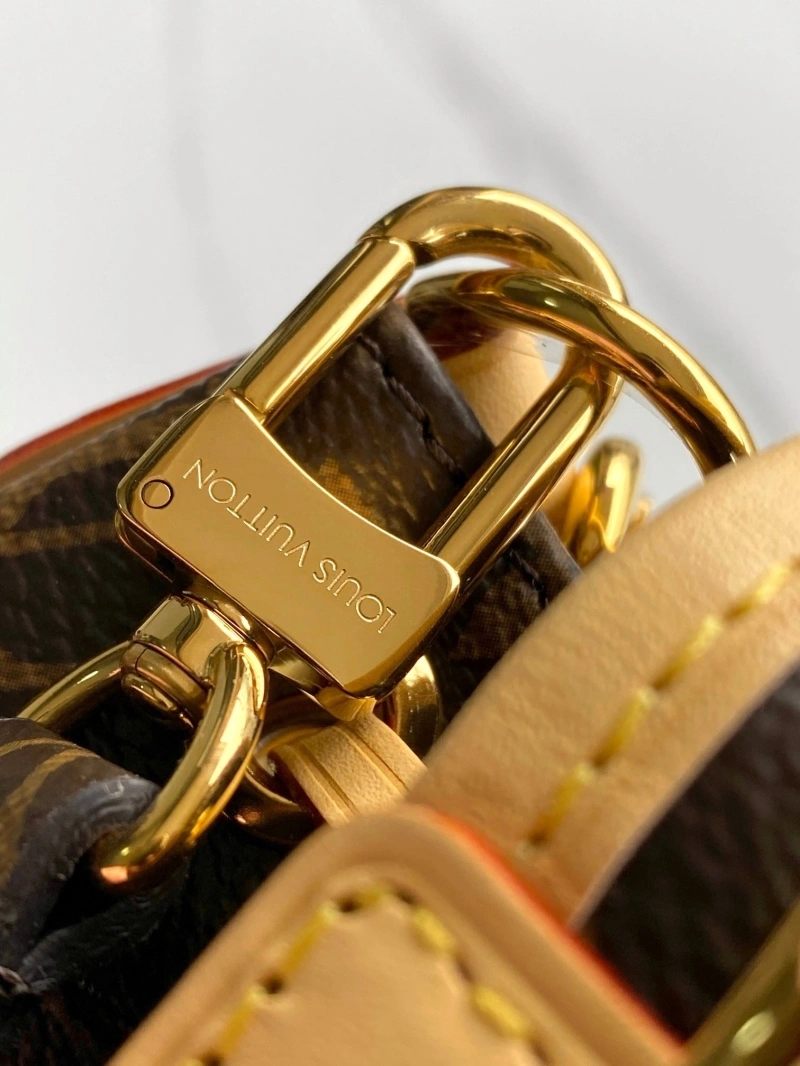 LV Backpacks 4365H-0649