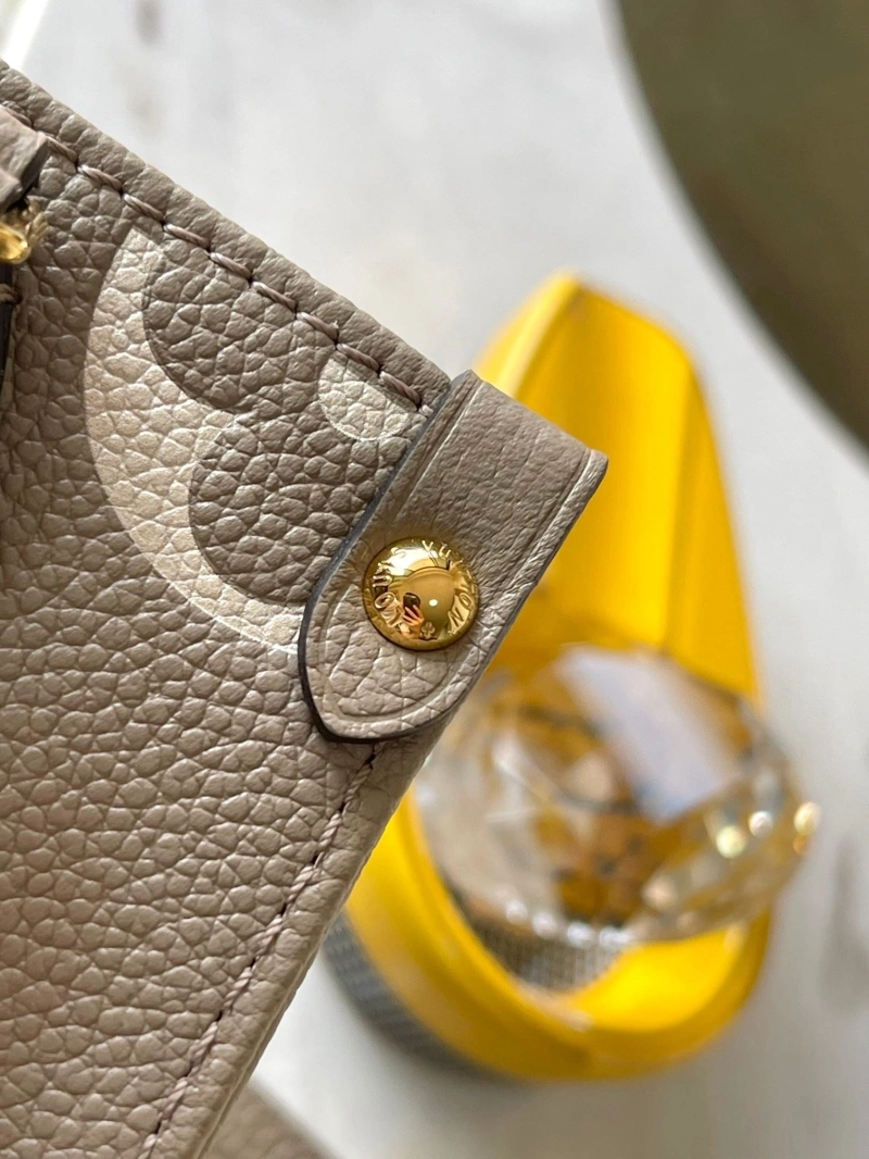 LV Shopping Bags 4365H-0663