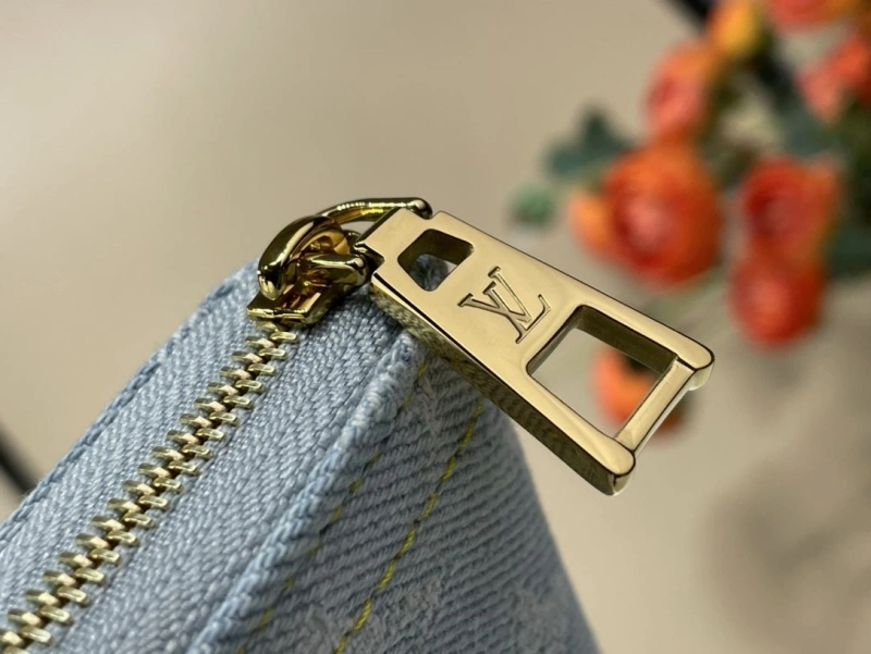 LV Wallets 4365I-0290