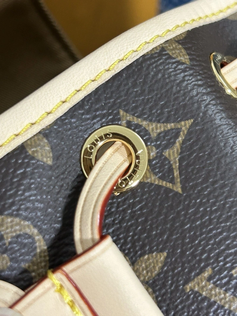 LV Backpacks 4365I-0571
