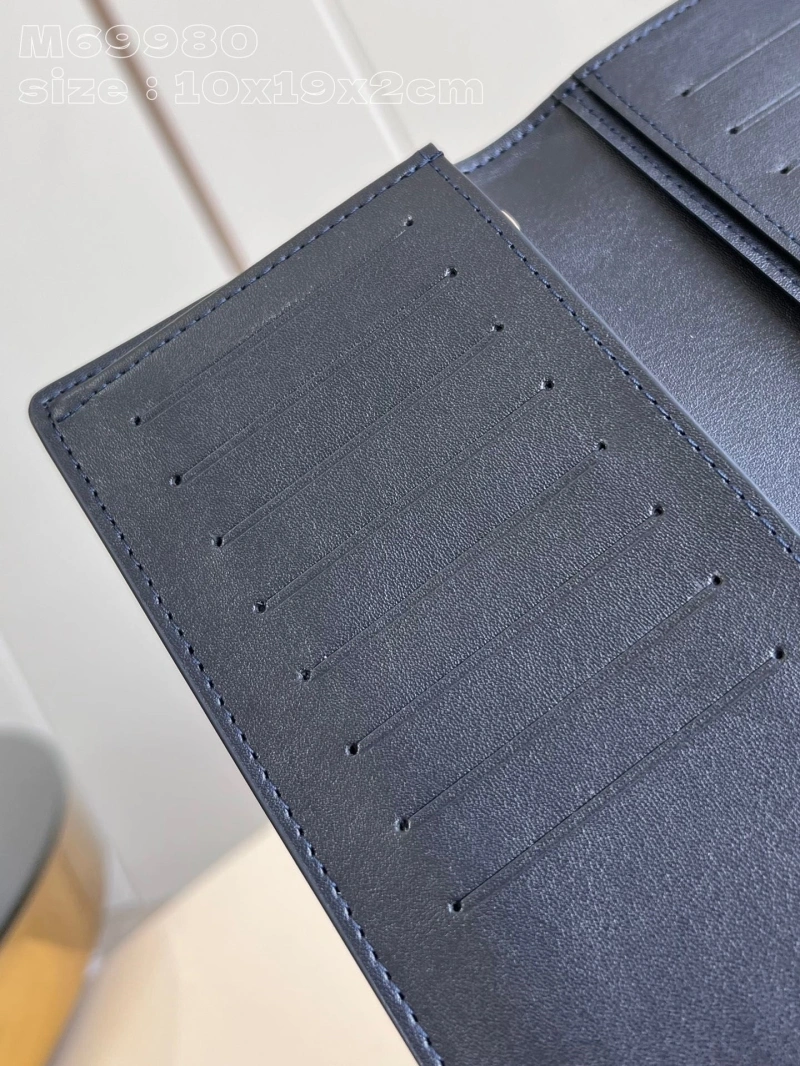 LV Wallets 4365I-0709