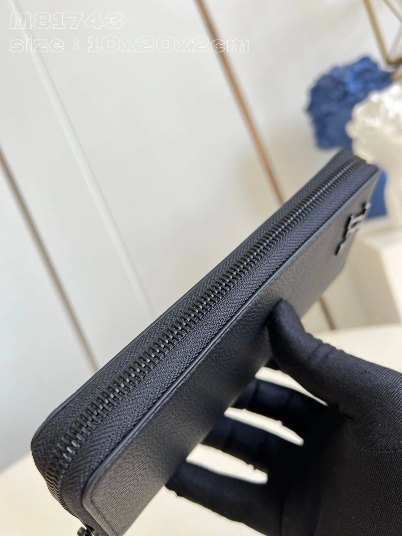 LV Wallets 4365I-0712