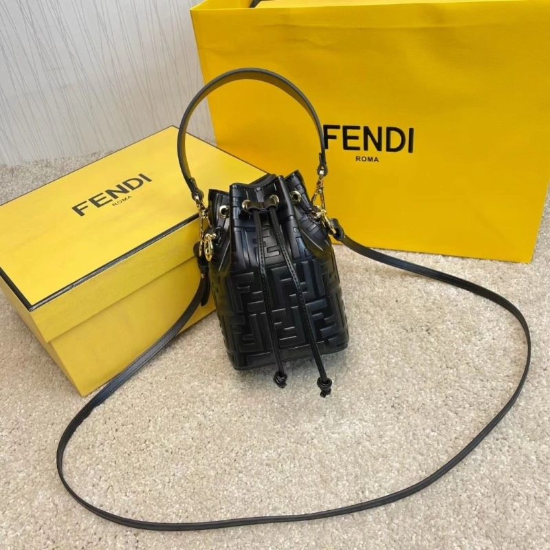 F**di bucket bags 4370-0022