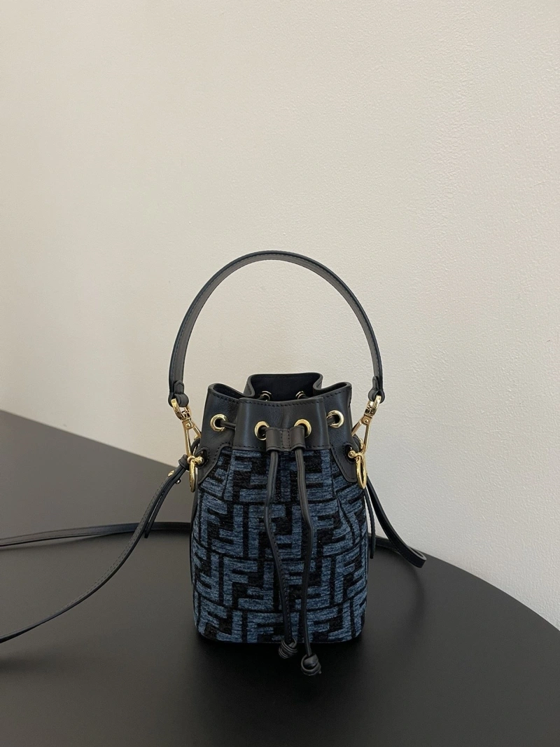 F**di bucket bags 4370-0094
