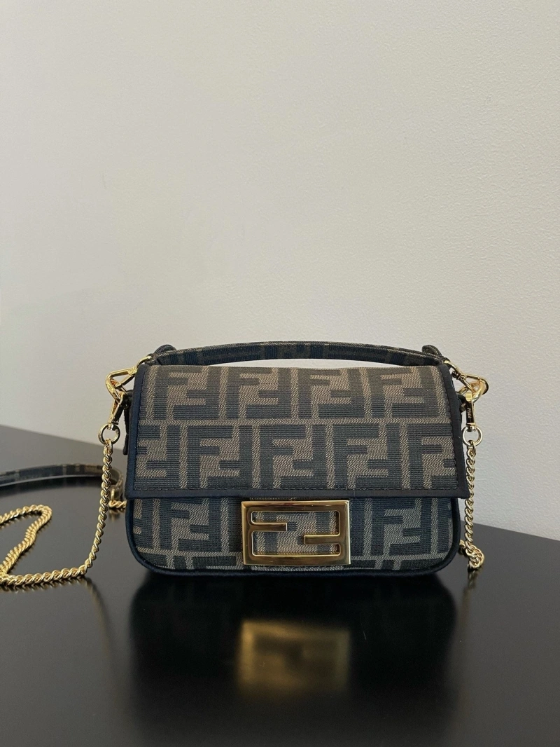 F**di baguette bags 4370-0104