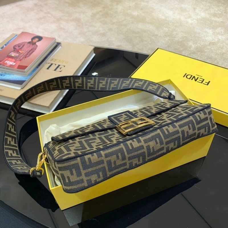 F**di baguette bags 4370-0106