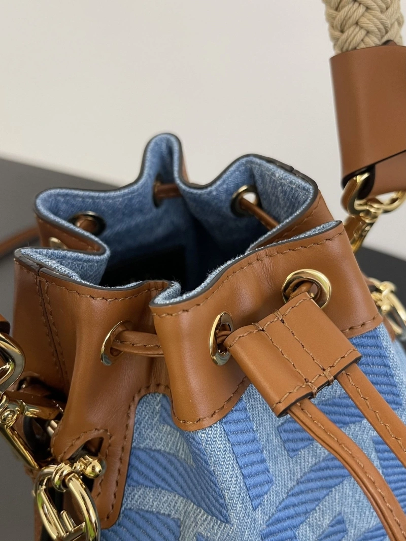 F**di bucket bags 4370-0115