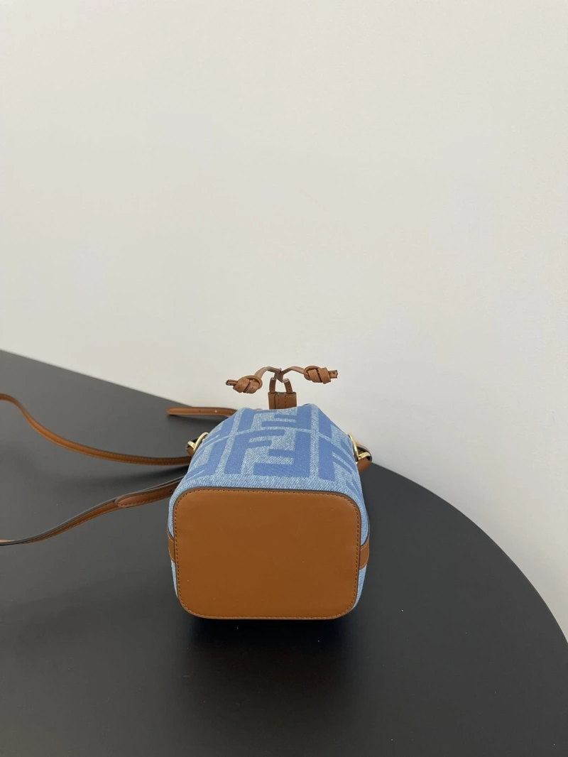 F**di bucket bags 4370-0115