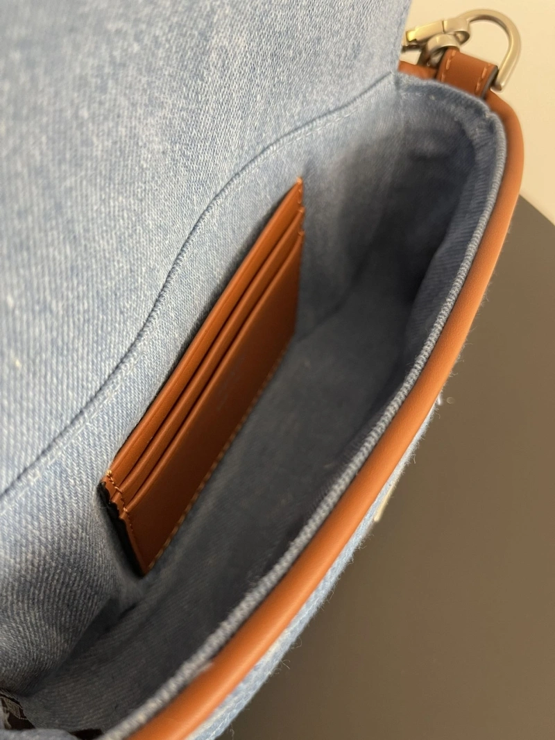 F**di baguette bags 4370-0117
