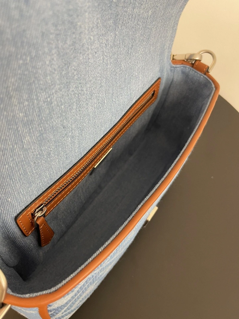 F**di baguette bags 4370-0118