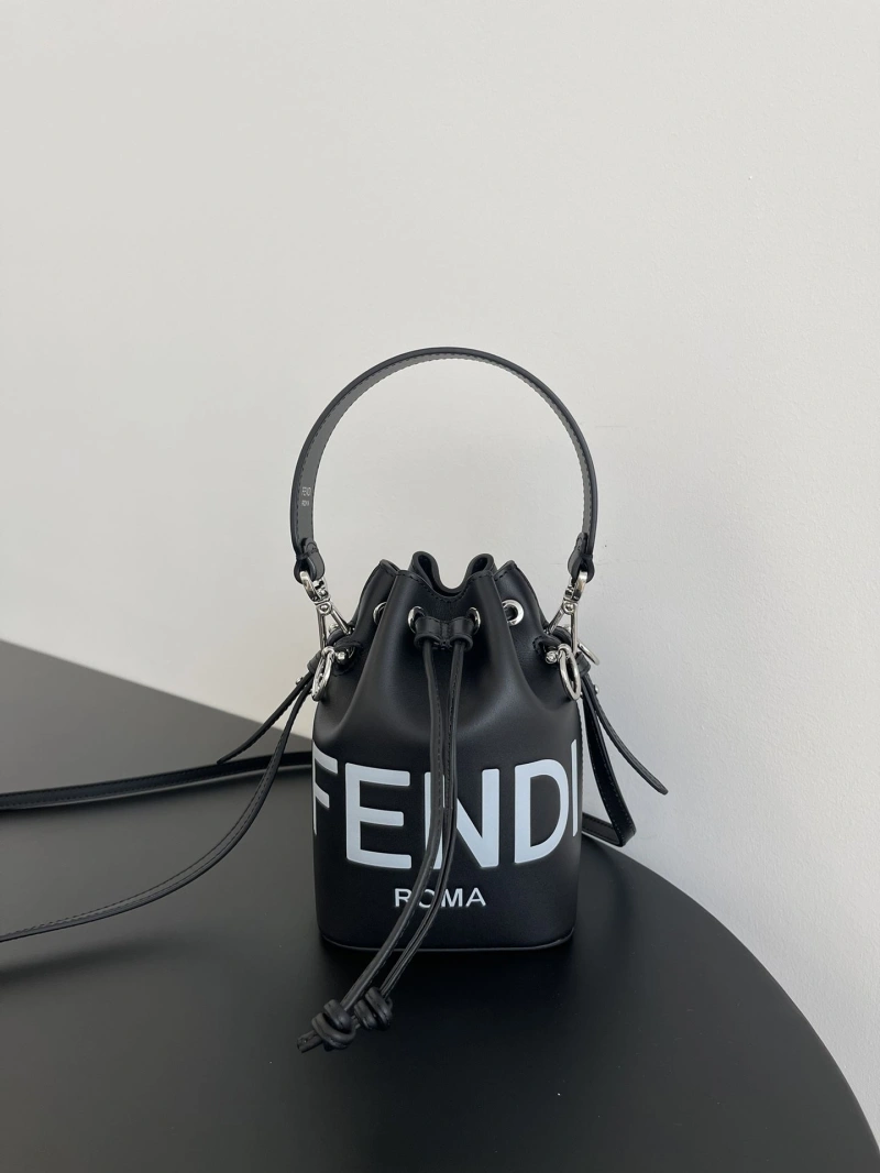 F**di bucket bags 4370-0123