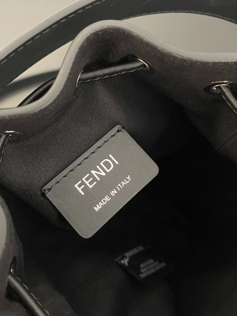 F**di bucket bags 4370-0123