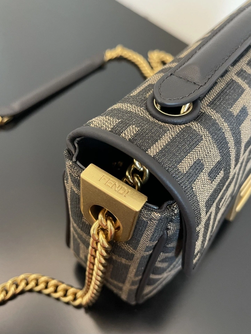 F**di baguette bags 4370-0211