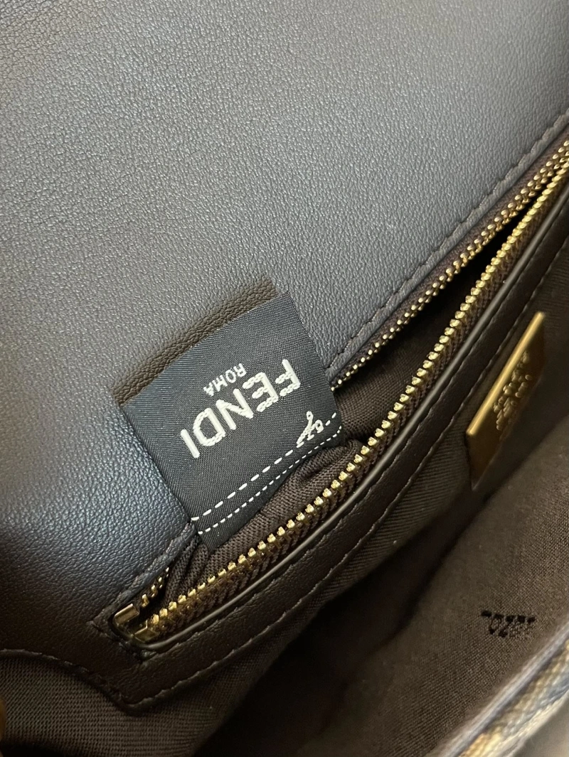 F**di baguette bags 4370-0211