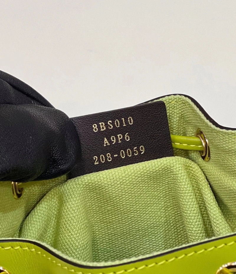 F**di bucket bags 4370-0311