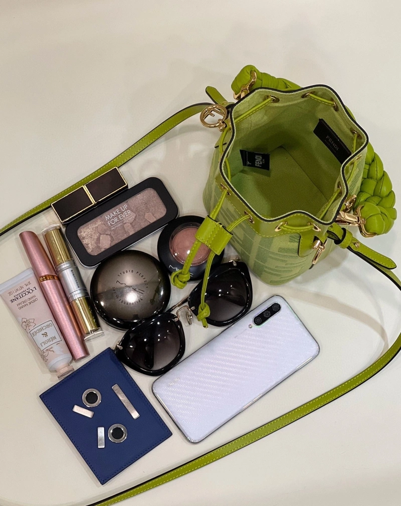 F**di bucket bags 4370-0311