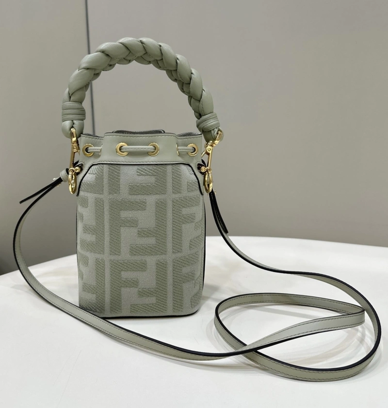 F**di bucket bags 4370-0318