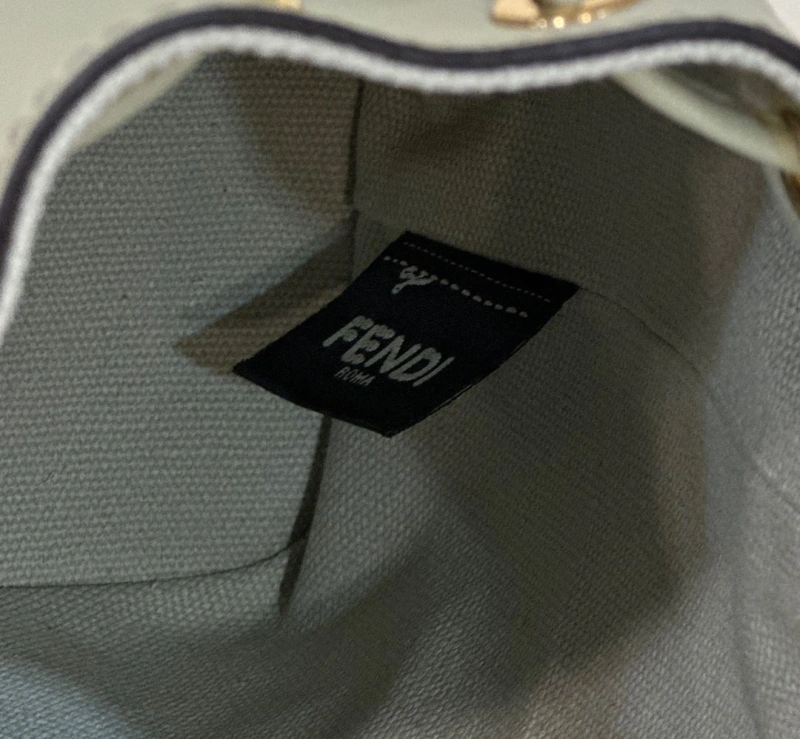 F**di bucket bags 4370-0318