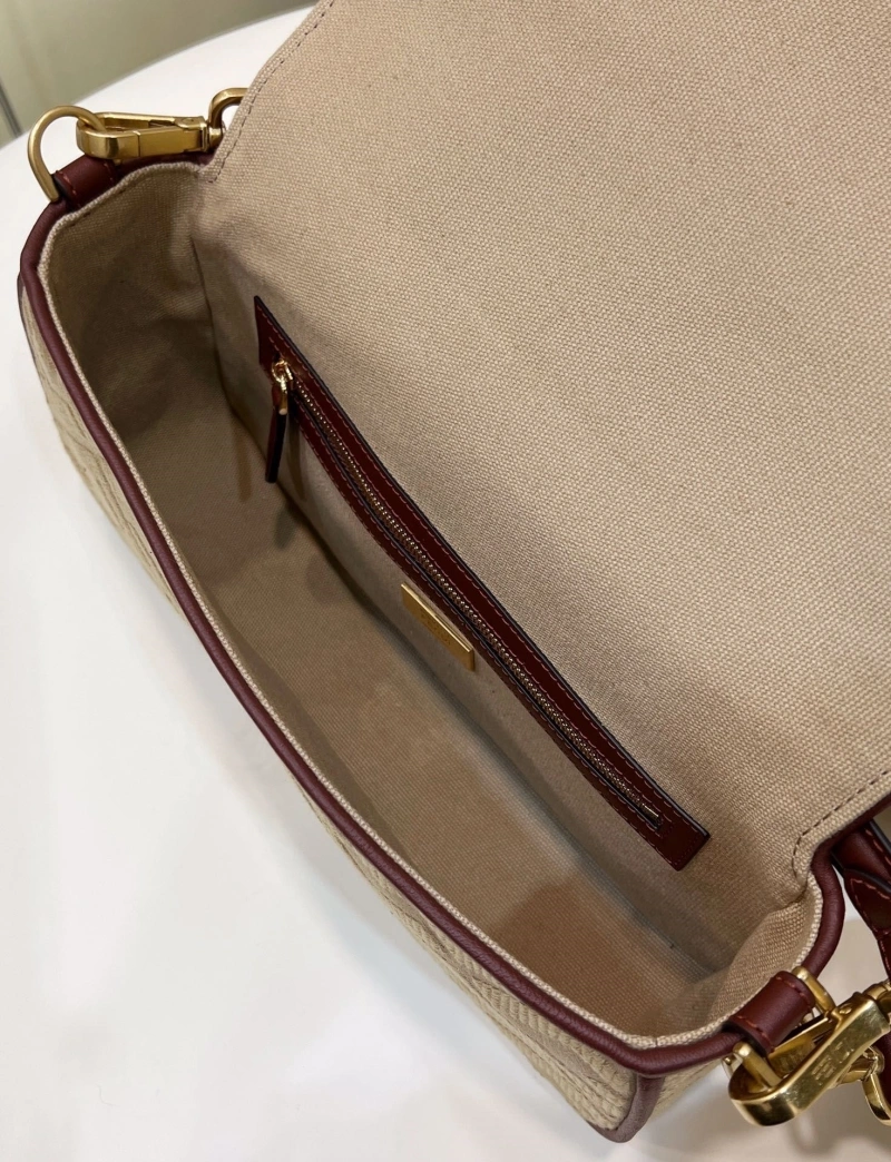 F**di baguette bags 4370-0323