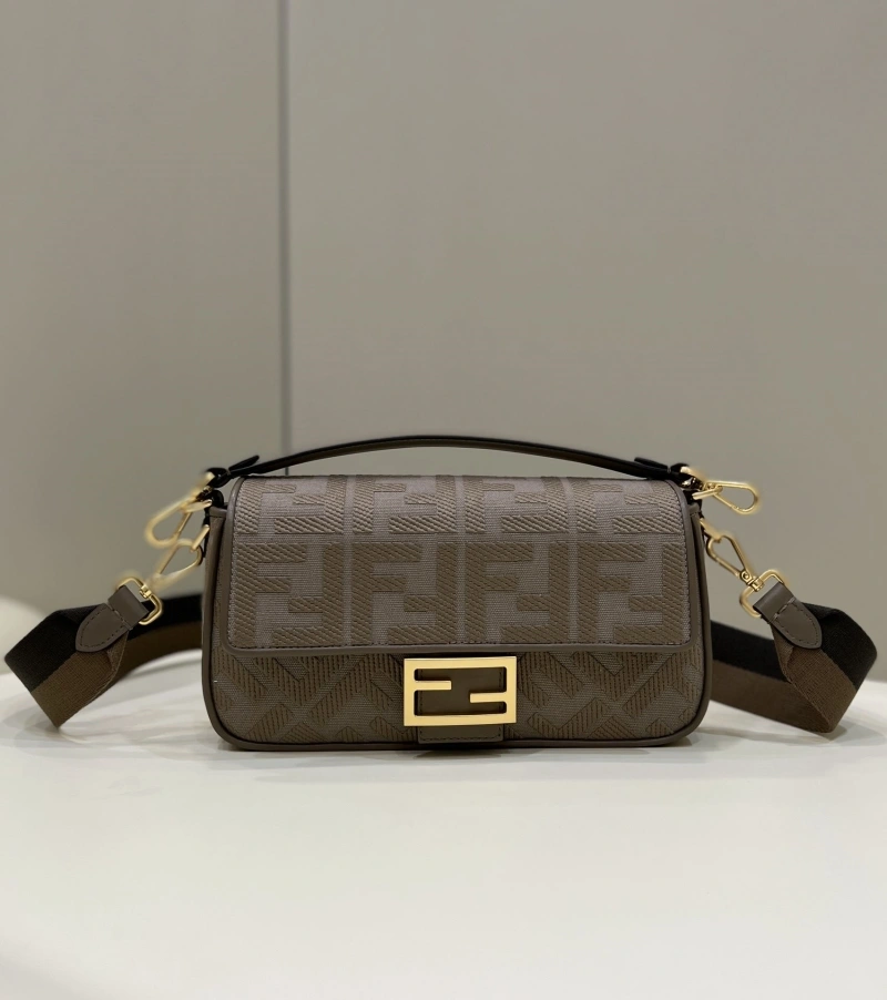 F**di baguette bags 4370-0325