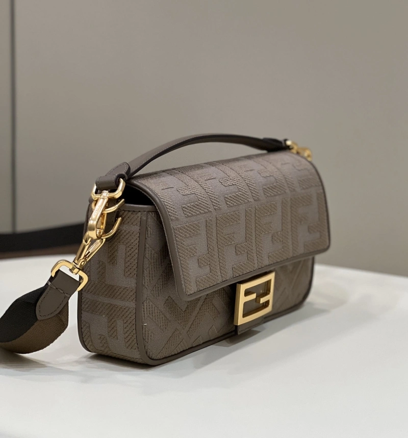 F**di baguette bags 4370-0325