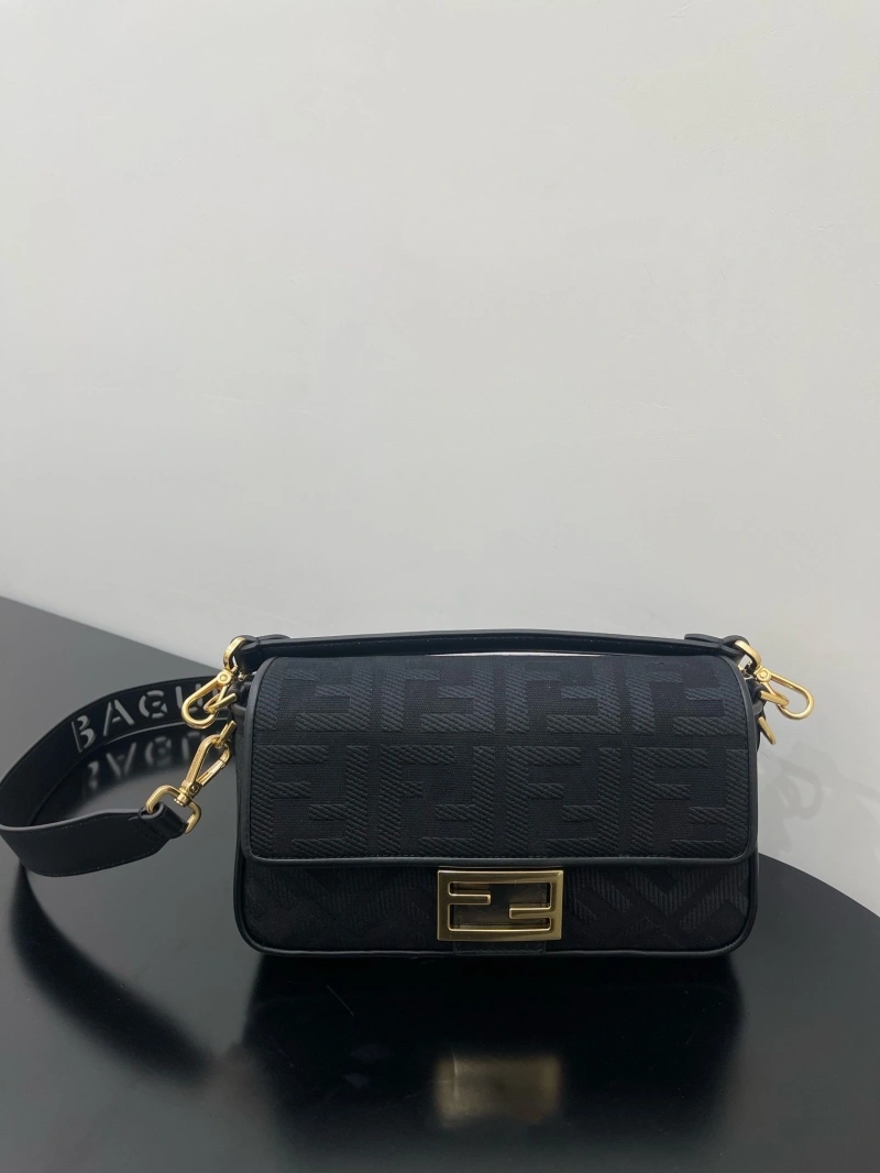 F**di baguette bags 4370-0327