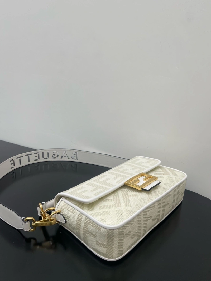 F**di baguette bags 4370-0328
