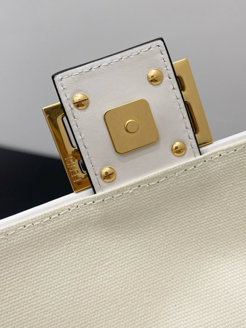 F**di baguette bags 4370-0328