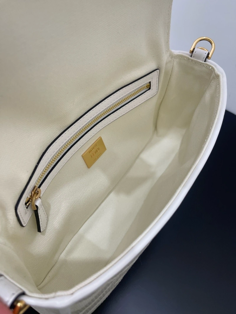 F**di baguette bags 4370-0328