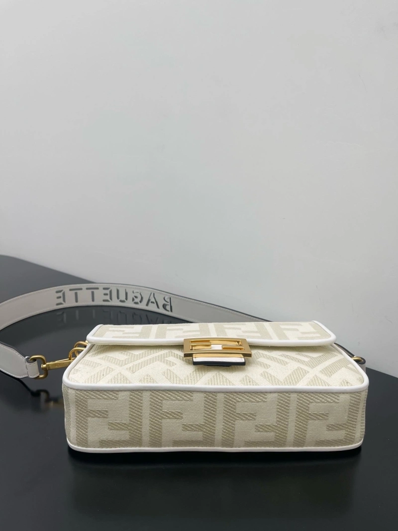 F**di baguette bags 4370-0328