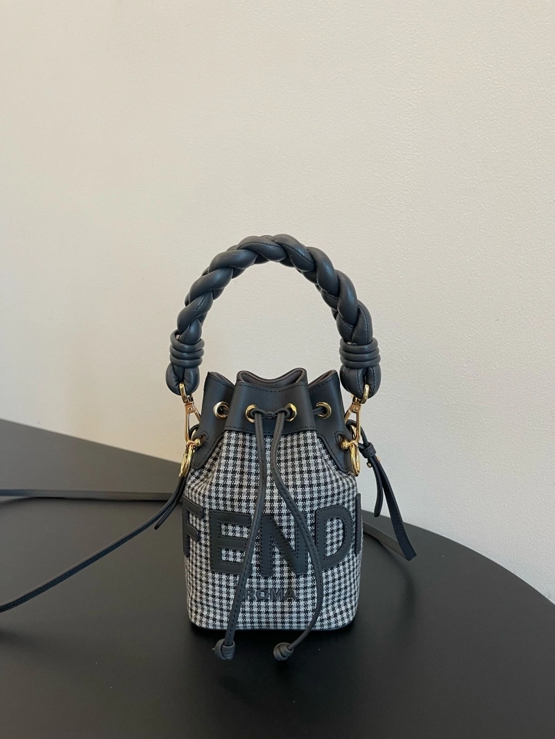 F**di bucket bags 4370-0329