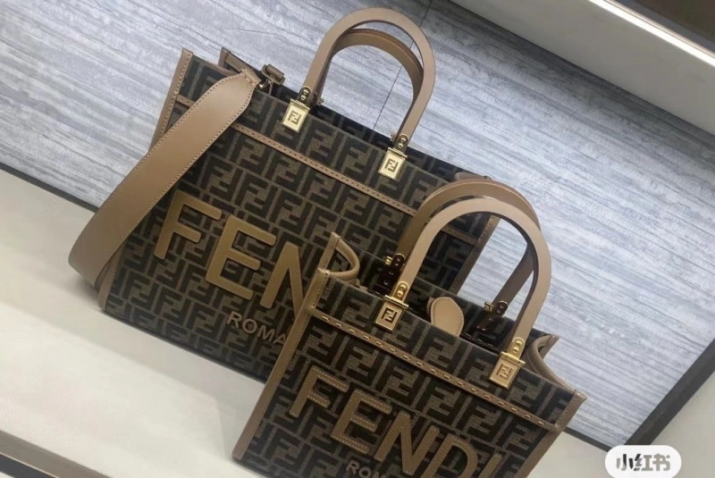 F**di shopping bags 4370-0357