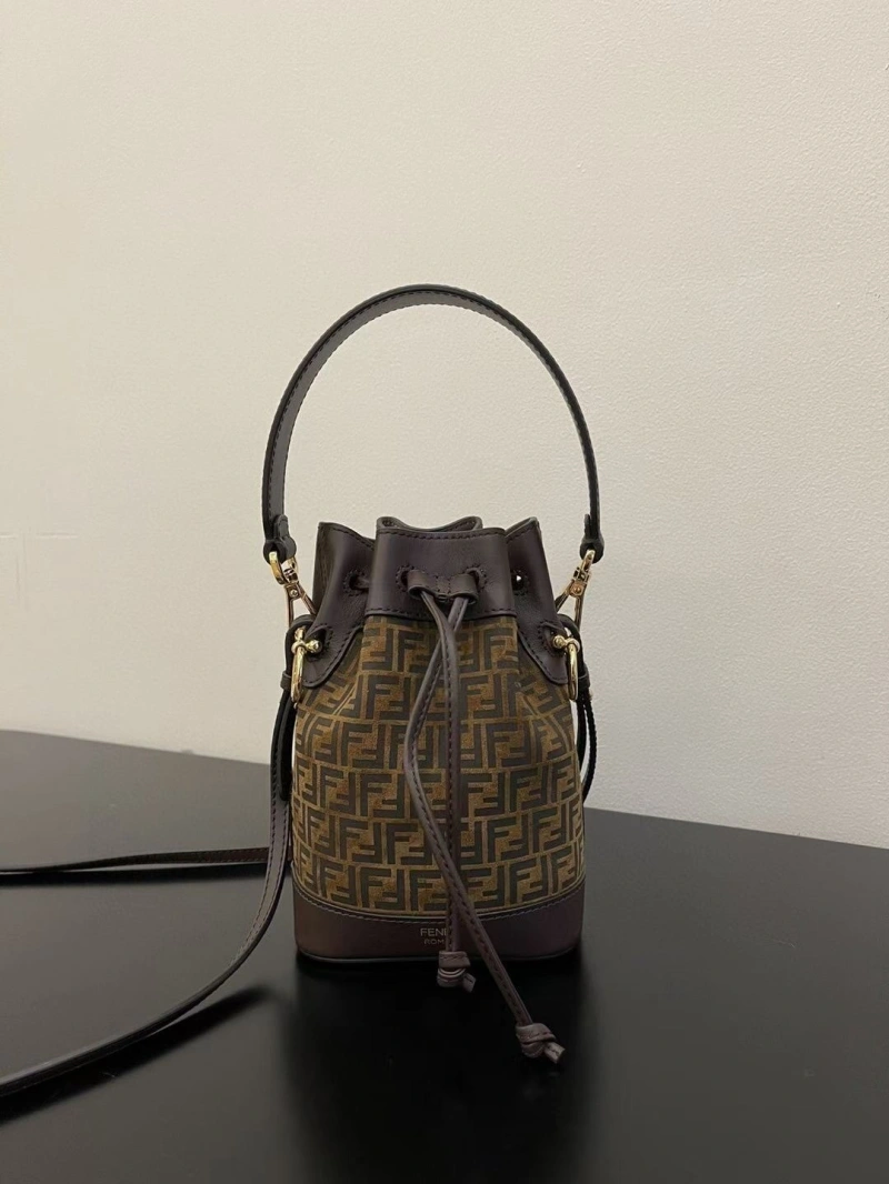 F**di bucket bags 4370-0358