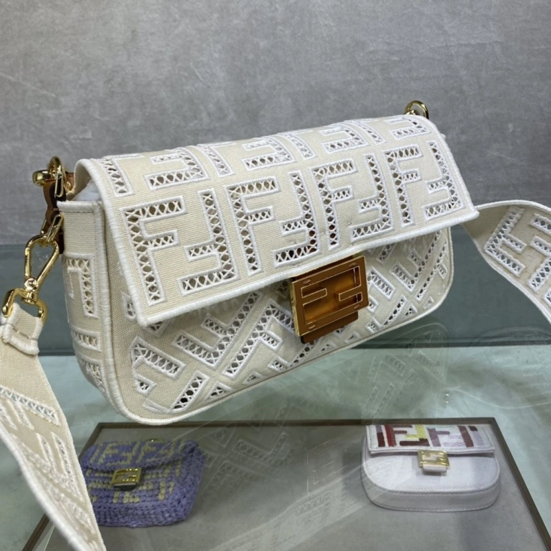 F**di baguette bags 4370-0364