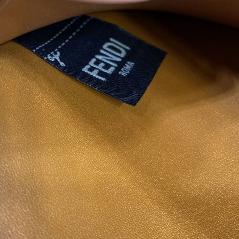 F**di baguette bags 4370-0364