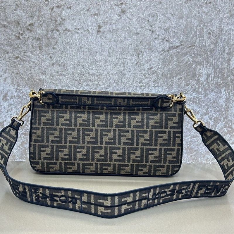 F**di baguette bags 4370-0383