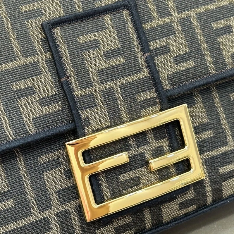 F**di baguette bags 4370-0383