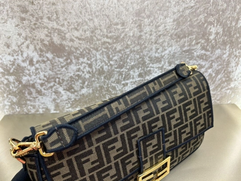 F**di baguette bags 4370-0383