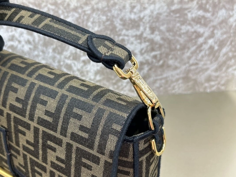 F**di baguette bags 4370-0383