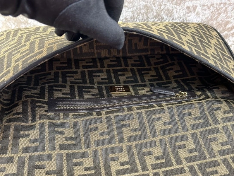 F**di baguette bags 4370-0383