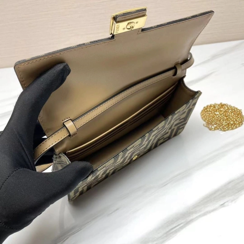 F**di baguette bags 4370-0391